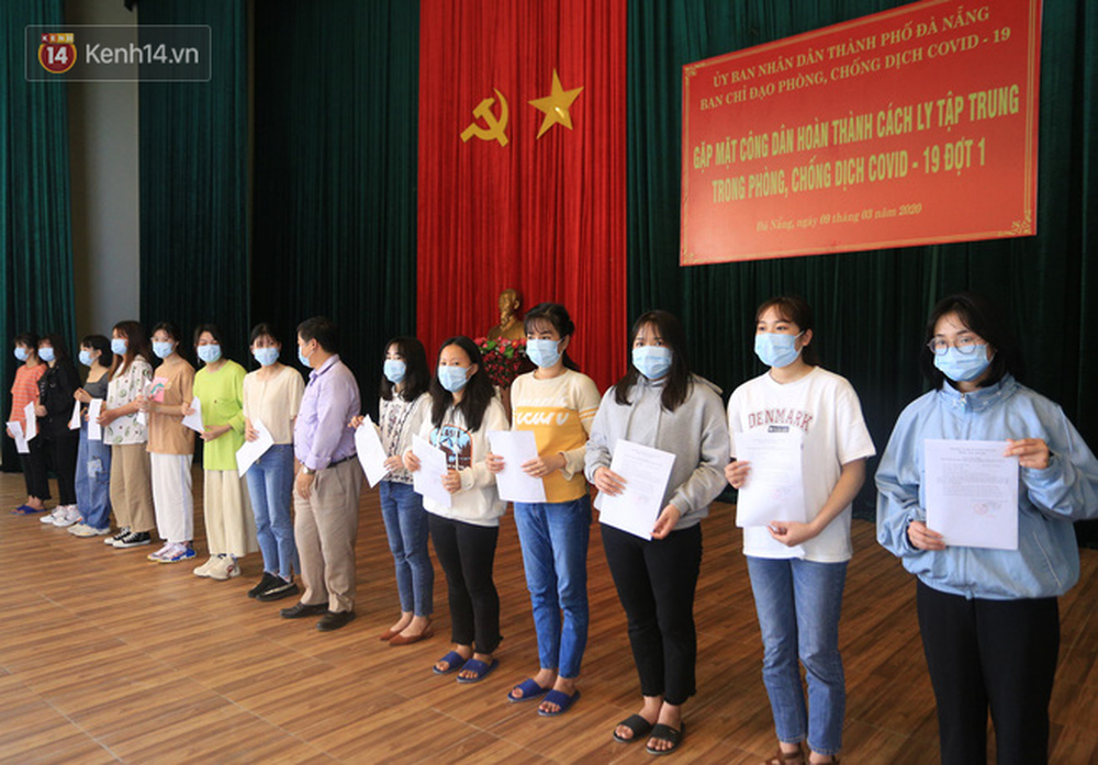 Ảnh: Niềm vui được trở về nhà của 57 công dân sau 14 ngày cách ly ở doanh trại quân đội Đà Nẵng-17