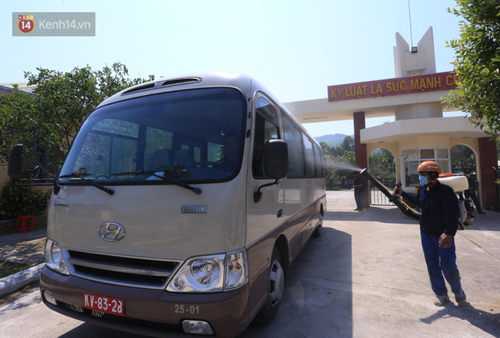 Ảnh: Niềm vui được trở về nhà của 57 công dân sau 14 ngày cách ly ở doanh trại quân đội Đà Nẵng-20