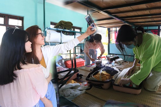 Ảnh: Niềm vui được trở về nhà của 57 công dân sau 14 ngày cách ly ở doanh trại quân đội Đà Nẵng