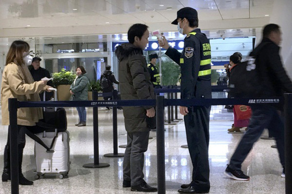 Khuyến cáo mới nhất của Bộ Y tế: 7 việc cần làm khi bị sốt, ho, đau họng, khó thở-3