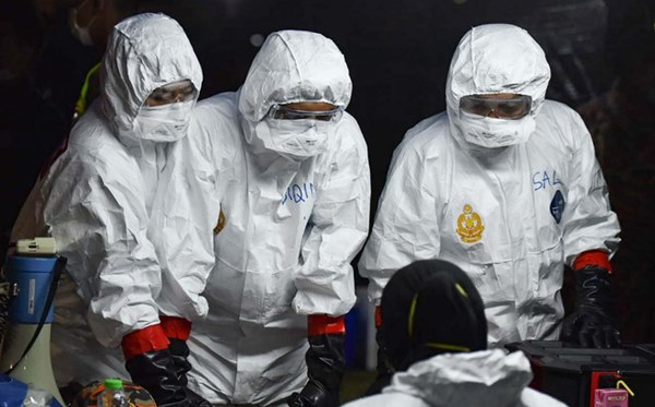 Khuyến cáo mới nhất của Bộ Y tế: 7 việc cần làm khi bị sốt, ho, đau họng, khó thở-1