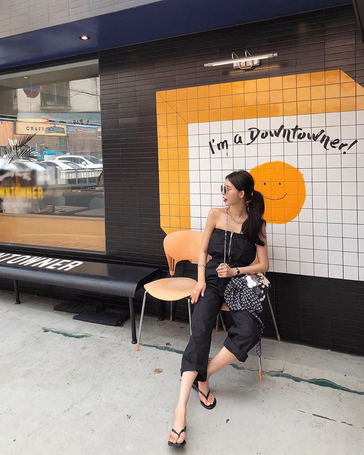 Muốn 2020 ăn diện thật mốt và sexy, nàng nào cũng nên sắm áo ống và copy 10 công thức sành điệu sau-10