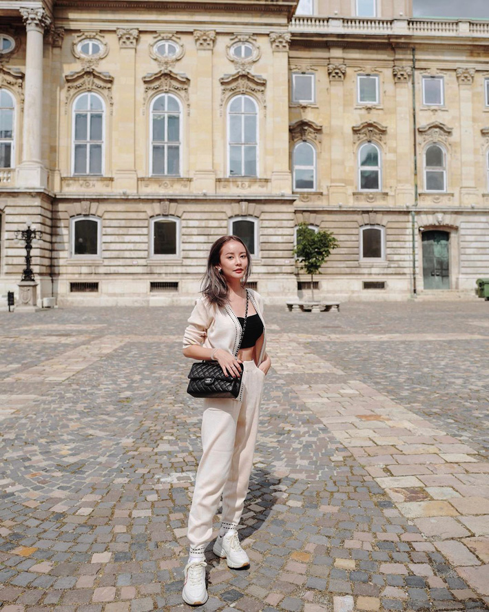 Muốn 2020 ăn diện thật mốt và sexy, nàng nào cũng nên sắm áo ống và copy 10 công thức sành điệu sau-3