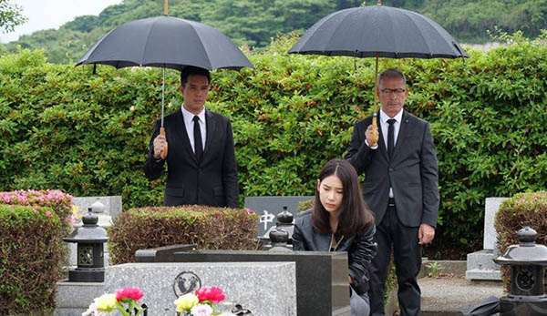 Bố vợ qua đời vì đột quỵ, chồng em bỏ phong bì đúng 500 nghìn, em quá đỗi bất ngờ nhưng chẳng thể buông lời trách anh-1