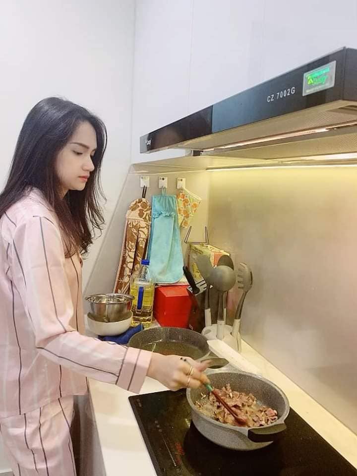 Hương Giang khoe ảnh vào bếp lại bị nhận xét vẫn giống đàn ông-4