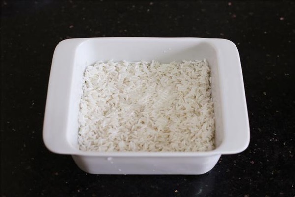 Lười rửa chén thì bữa tối nấu cơm gà hấp nấm đảm bảo nhàn tênh!-4