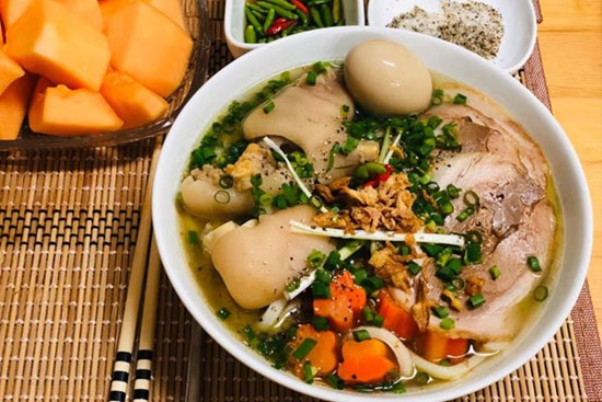 Bánh canh giò heo và các món nên ăn tại nhà trong mùa dịch