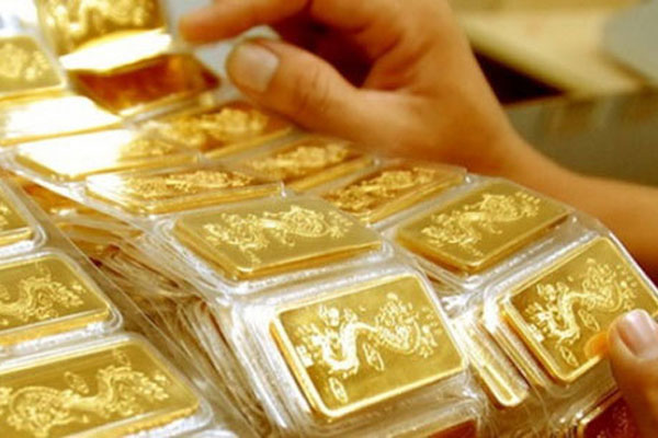 Giá vàng hôm nay 12/3, tiền tệ mất giá, vàng biến động mạnh-2