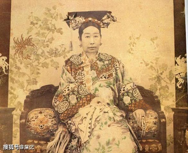 Từ Hi Thái Hậu ăn 300 quả dưa hấu một lần và thói quen lãng phí thức ăn đến mức đầu bếp phải lén lút ra tay sau lưng-2