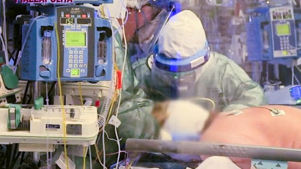 Tình cảnh đau lòng của y bác sĩ tại tâm dịch Covid-19 nước Ý: Chúng tôi buộc phải lựa chọn người để chữa, ưu tiên ai có cơ hội sống cao hơn-3