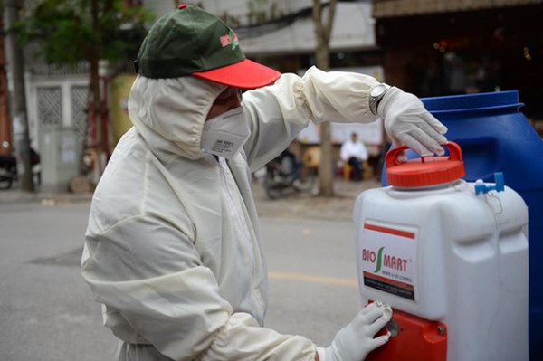 Bộ Y tế khuyến cáo: Các nghề, công việc có nguy cơ tiếp xúc, lây nhiễm Covid-19 cao-2