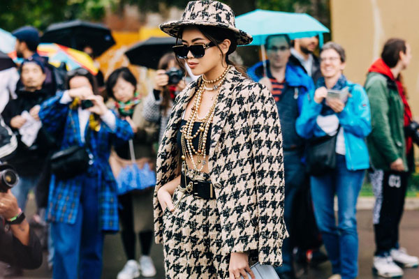 Tổng biên tập Vogue - Anna Wintour chỉ ra những kiểu trang phục bạn nên diện ít thôi, hoặc bỏ hẳn đi cũng được-4