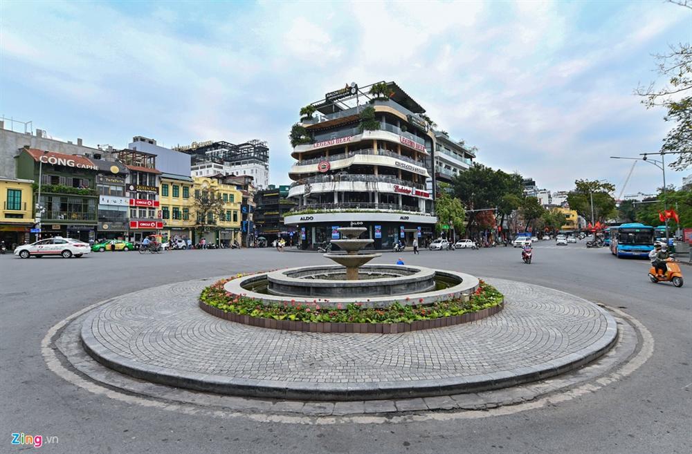 Đường phố Hà Nội vắng như Tết vì dịch Covid-19-7