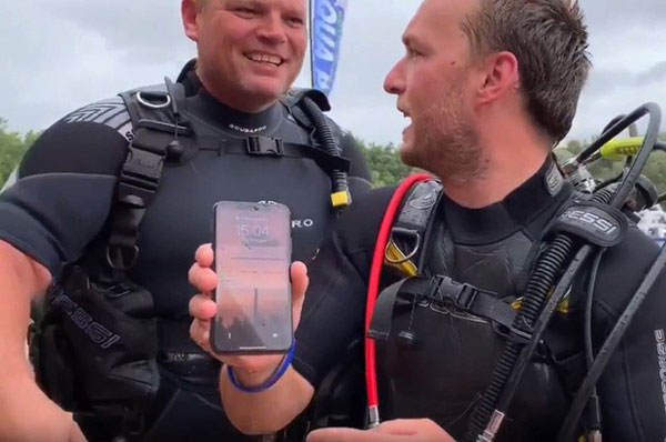 Tin hay không tùy bạn: iPhone có thể được rửa sạch bằng xà phòng và nước-2