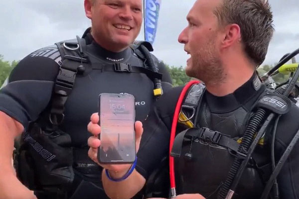 Dùng cồn vệ sinh iPhone có làm hỏng điện thoại hay không?-2