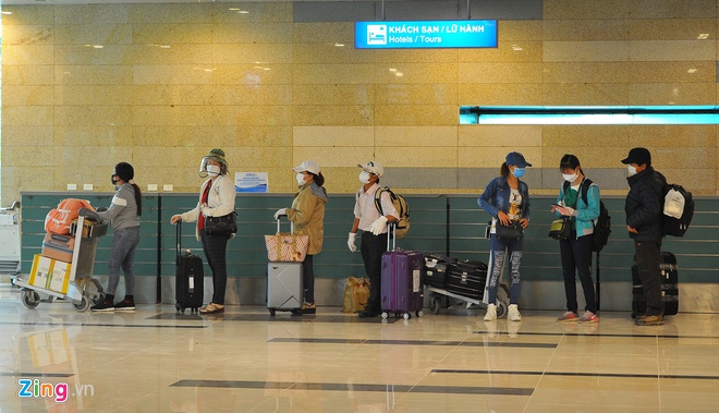 Hai người từ Italy về TP.HCM lọt vòng kiểm dịch sân bay-2