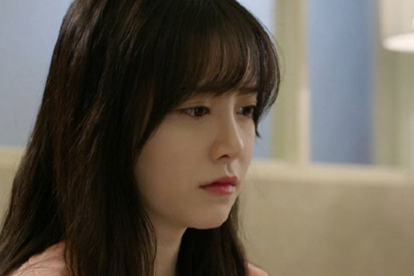 Vừa xuất viện chồng đã sai đi nấu cơm vì sảy thai chứ liệt đâu, tôi bật dậy gọi một cuộc điện thoại khiến anh câm nín-2