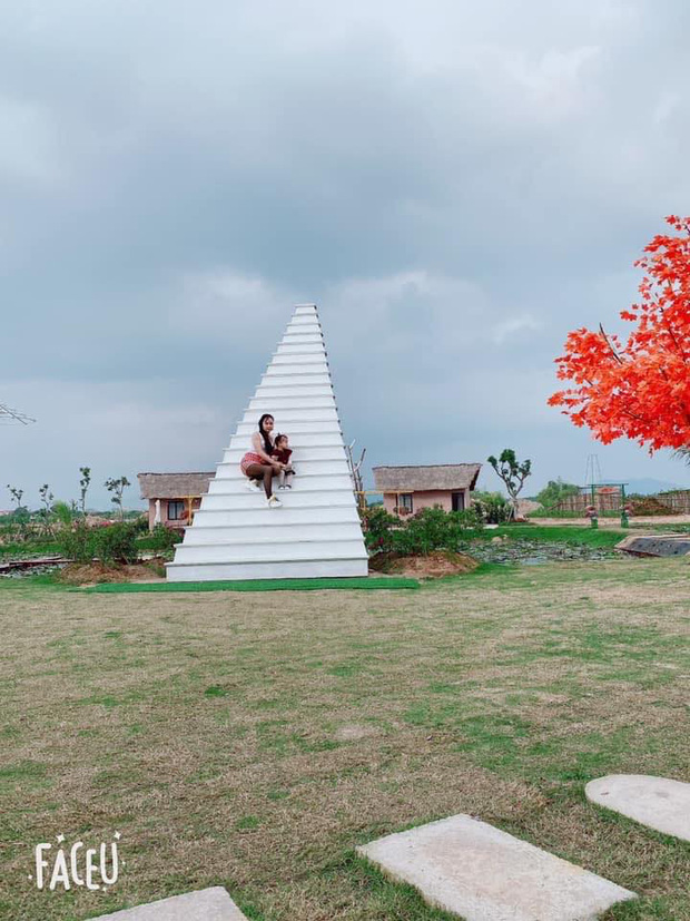 Có bồ chưa chắc đã sướng: Nhờ chụp ảnh kiểu gì cũng nghiêng bên nọ lệch bên kia, ngoài mặt mờ ra thì chỗ nào cũng nét-7