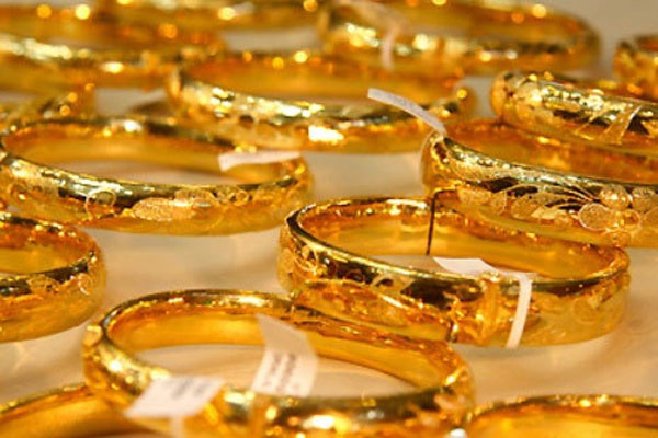 Giá vàng hôm nay 14/3: Khắp nơi lo lắng, vàng được đà tăng-2