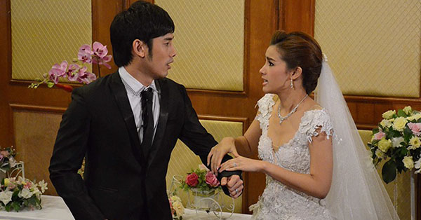 Nuốt nước mắt bước lên xe hoa, nghĩ đành an phận nhưng bố vừa nói một câu khiến em đẩy cửa bước xuống và cương quyết hủy hôn-2