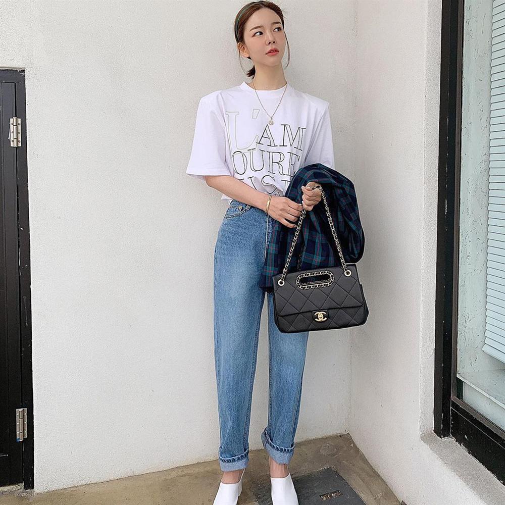 Dù bạn sở hữu kiểu quần jeans nào thì cũng có cách mix đồ tôn dáng ăn gian chân dài, diện đi chơi hay đi làm đều chuẩn chỉnh-1