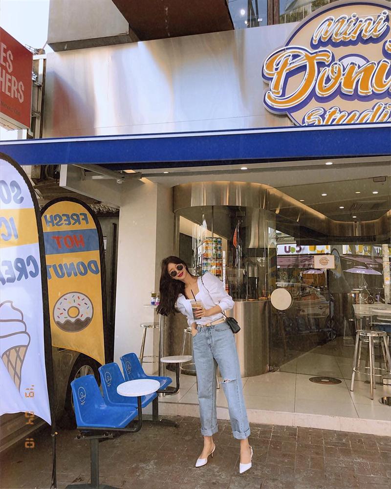 Dù bạn sở hữu kiểu quần jeans nào thì cũng có cách mix đồ tôn dáng ăn gian chân dài, diện đi chơi hay đi làm đều chuẩn chỉnh-2