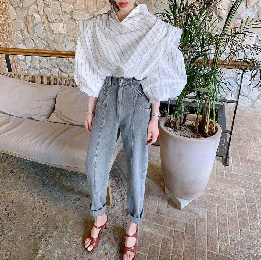 Dù bạn sở hữu kiểu quần jeans nào thì cũng có cách mix đồ tôn dáng ăn gian chân dài, diện đi chơi hay đi làm đều chuẩn chỉnh-5