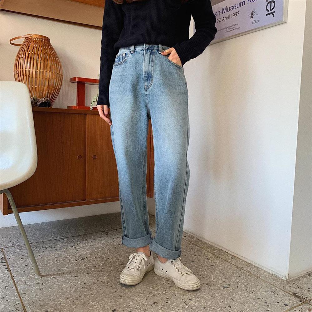 Dù bạn sở hữu kiểu quần jeans nào thì cũng có cách mix đồ tôn dáng ăn gian chân dài, diện đi chơi hay đi làm đều chuẩn chỉnh-8