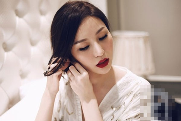 Người yêu cũ của chồng mặt dày tới dự đám cưới còn lên sân khấu trao vàng, tôi chỉ nói một câu khiến cô ta bẽ mặt-2