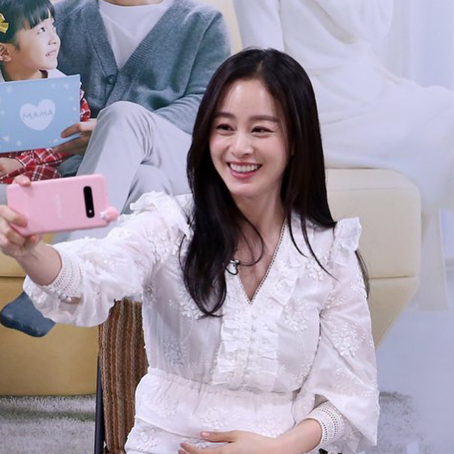 Các mỹ nhân Kbiz đã chứng minh rằng ở hiện tại: Diện váy tinh giản chưa chắc đã xịn bằng váy bánh bèo chúa đâu các nàng!-9