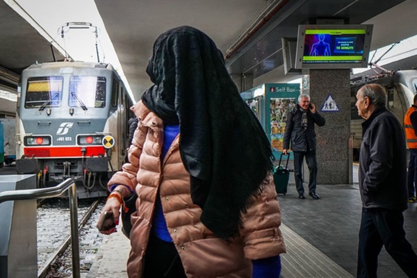 Italy sau lệnh phong tỏa: Cuộc sống chững lại, người dân cảm thấy sốc nhưng du khách vẫn muốn trải nghiệm khung cảnh im ắng lạ thường-8