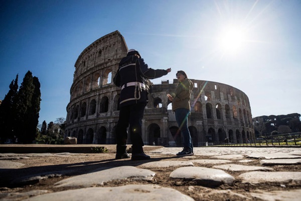 Italy sau lệnh phong tỏa: Cuộc sống chững lại, người dân cảm thấy sốc nhưng du khách vẫn muốn trải nghiệm khung cảnh im ắng lạ thường-15