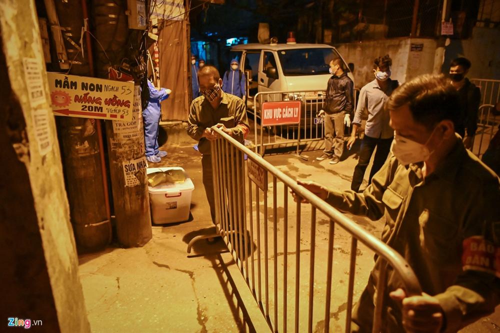 Phong tỏa, khử khuẩn nơi ở của ca thứ 39 nhiễm Covid-19-2