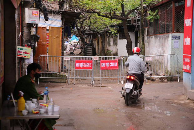 Bệnh viện Xanh-pôn lên tiếng sau khi bệnh nhân 39 đến khám: Hàng rào phòng hộ COVID-19 của bệnh viện được đảm bảo-1