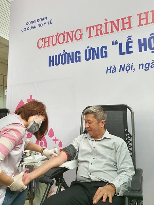 Bệnh nhân số 17 nhiễm Covid-19 đã hết sốt 3 ngày, được bác sĩ khuyến cáo tránh xa mạng xã hội-2