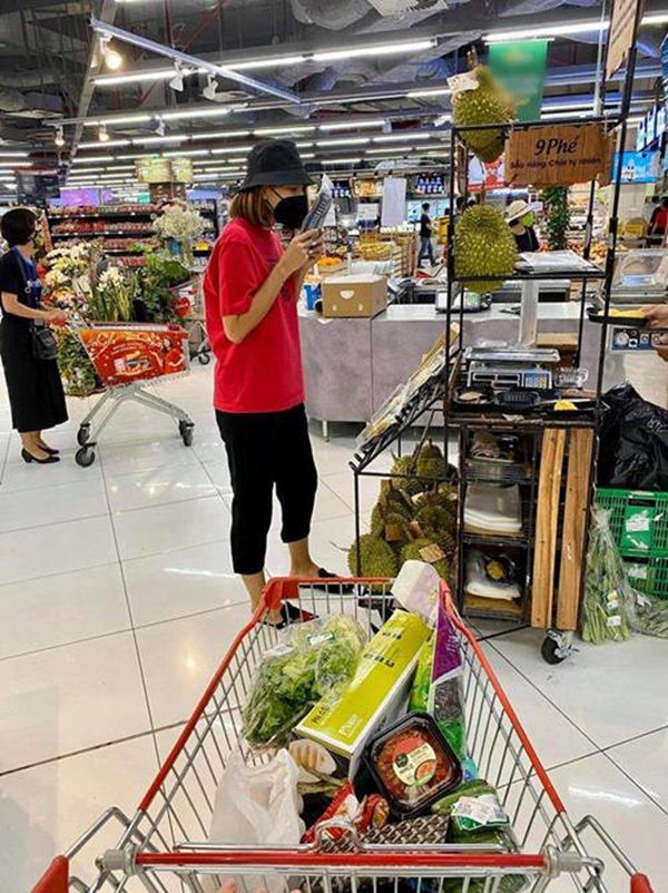 Kỳ Duyên và người tình đi siêu thị, chăm chỉ nấu ăn mùa dịch: Fan kêu khéo phải giảm cân-3