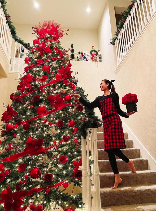 Phạm Hương khoe phòng để đồ trong biệt thự ở Mỹ: Không siêu khủng nhưng... chẳng khác gì showroom đồ hiệu-6