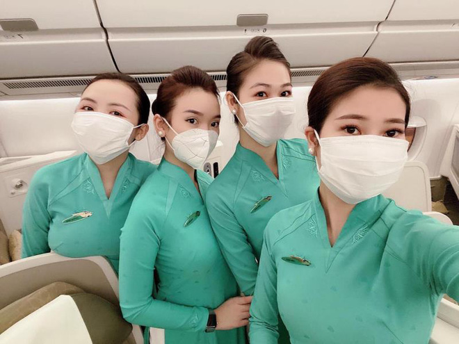 Tâm sự xúc động của người cha có con con gái là tiếp viên hàng không giữa mùa dịch-1