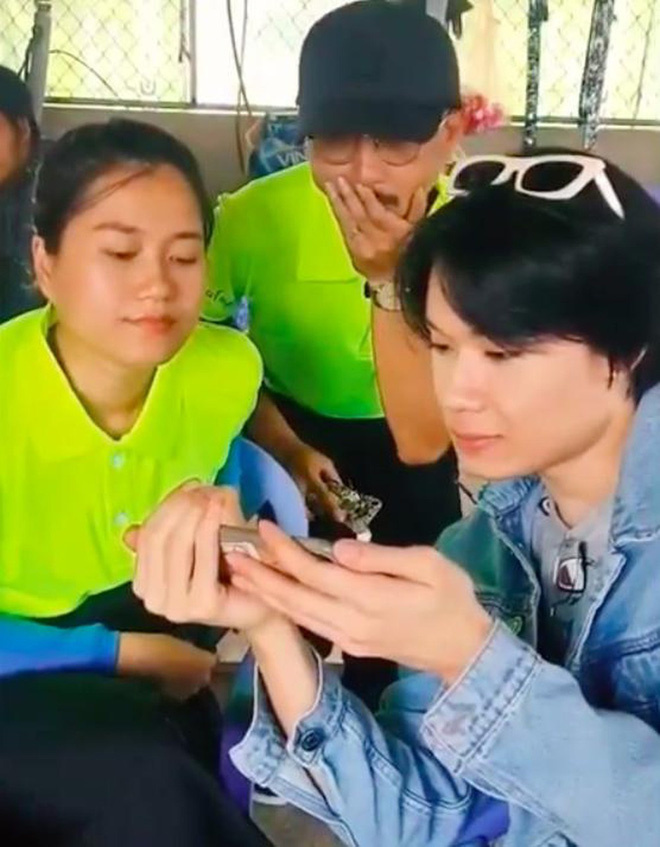 Có bạn lầy lội thấy mà tức: Quang Trung khoe bụng vượt mặt của Lâm Vỹ Dạ, hại dân tình vào chúc mẹ tròn con vuông-3