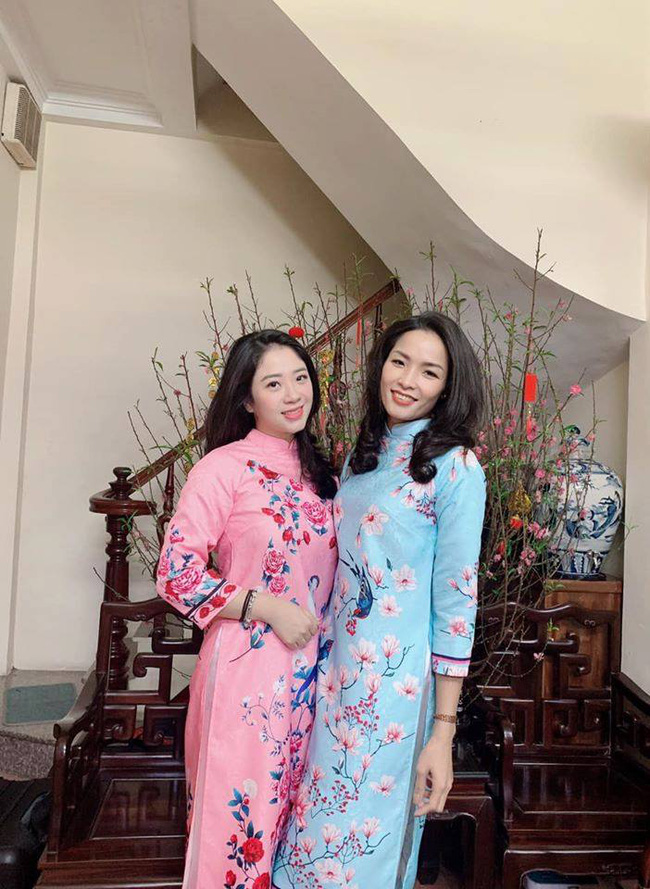 Phía sau hình ảnh xúc động về nữ tiếp viên hàng không ẵm cháu bé trên chuyến bay về nước tránh dịch: Khi bế con ru con ngủ mình cảm nhận được nỗi niềm người mẹ-5