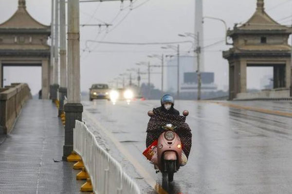 Chuyện người tài xế gần 1 tháng mắc kẹt giữa muôn trùng xa lộ Trung Quốc thời dịch Covid-19, bật khóc vì thiếu ngủ và sợ chết vô danh tính trên đường-5