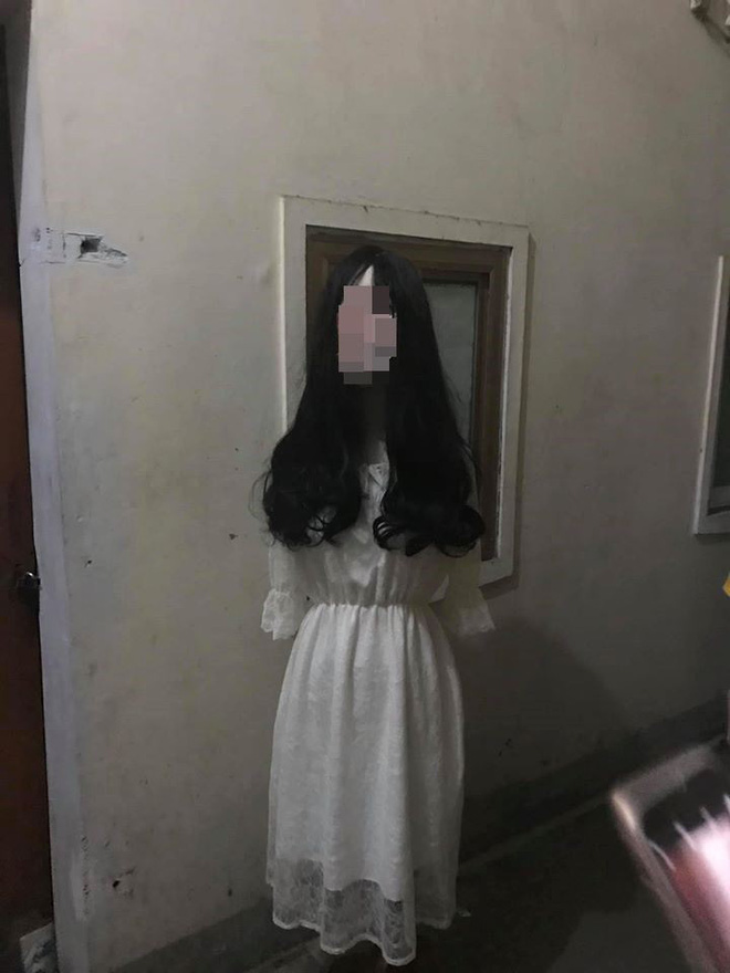 Đi ăn đêm về, thanh niên đứng hình khi thấy vật thể lạ trước cửa phòng trọ-4