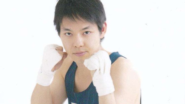 Chân dung thống đốc trẻ nhất Nhật Bản đang khiến chị em phát cuồng: Ngoại hình cực phẩm, tài giỏi hơn người và đi lên từ 2 bàn tay trắng-4