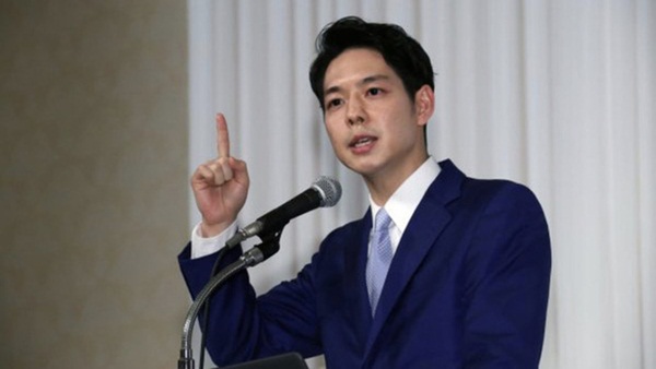 Chân dung thống đốc trẻ nhất Nhật Bản đang khiến chị em phát cuồng: Ngoại hình cực phẩm, tài giỏi hơn người và đi lên từ 2 bàn tay trắng-6