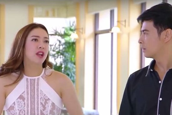 Nhà có khách, chị chồng giới thiệu em dâu là