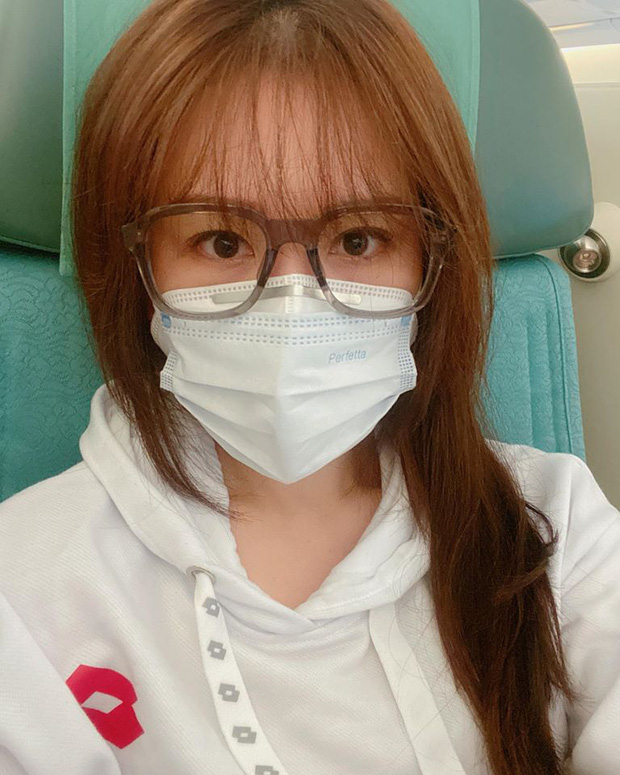 Hari Won quả là nghệ sĩ ý thức cao mùa dịch Covid-19: Diện đồ bảo hộ kín bưng từ đầu tới chân-4