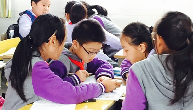 Điều kiện gia đình bình thường nhưng bố mẹ vẫn muốn con học trường đắt tiền, kết quả phải hối hận sau 1 tháng-2