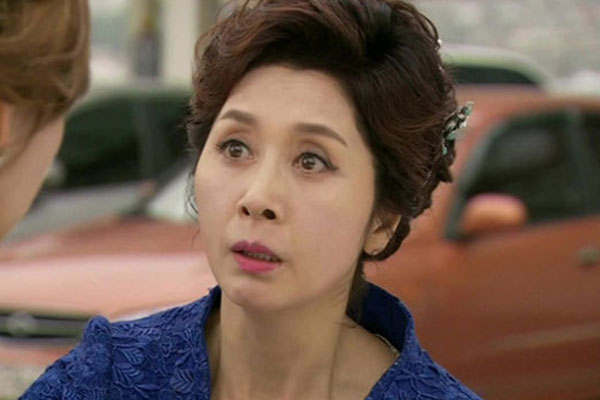 Thấy mẹ chồng phải vào bếp nấu cơm chồng đã nhảy dựng lên, tôi nhẹ nhàng nói 1 câu khiến anh đổi thái độ-2