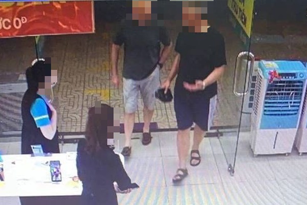 Hai bệnh nhân người Anh tại Đà Nẵng âm tính với Covid-19 ở lần xét nghiệm thứ 2-1