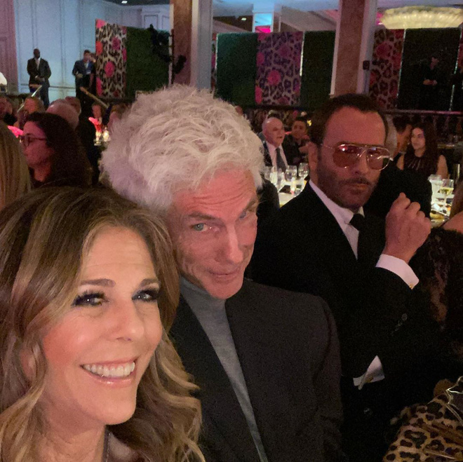 Công bố lộ trình của vợ chồng Tom Hanks trước khi nhiễm Covid-19: Biểu diễn trước 200 người, gặp gỡ cả dàn sao-2